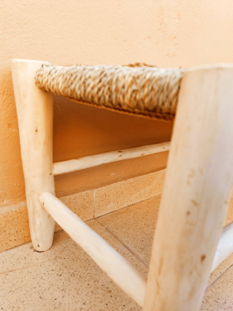 Banc en bois marocain fait main, siège tressé naturel AZRIVA