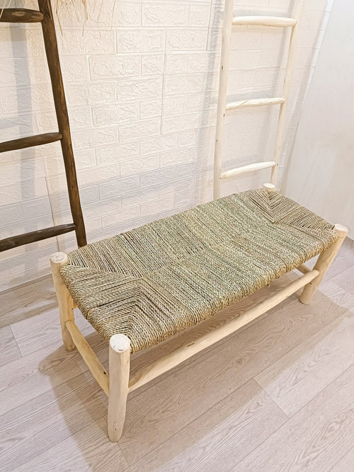 Banc marocain fait main en bois avec assise tressée naturelle AZRIVA