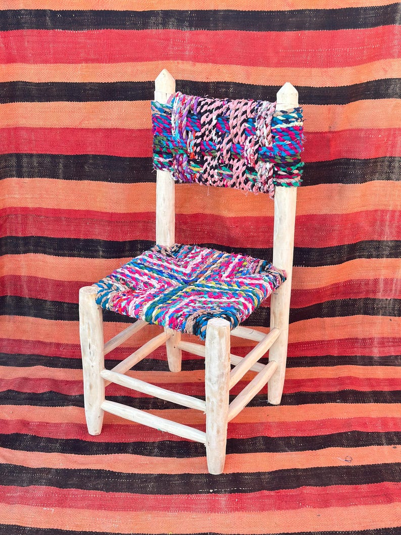 Chaise marocaine traditionnelle avec cordon boucherouite AZRIVA