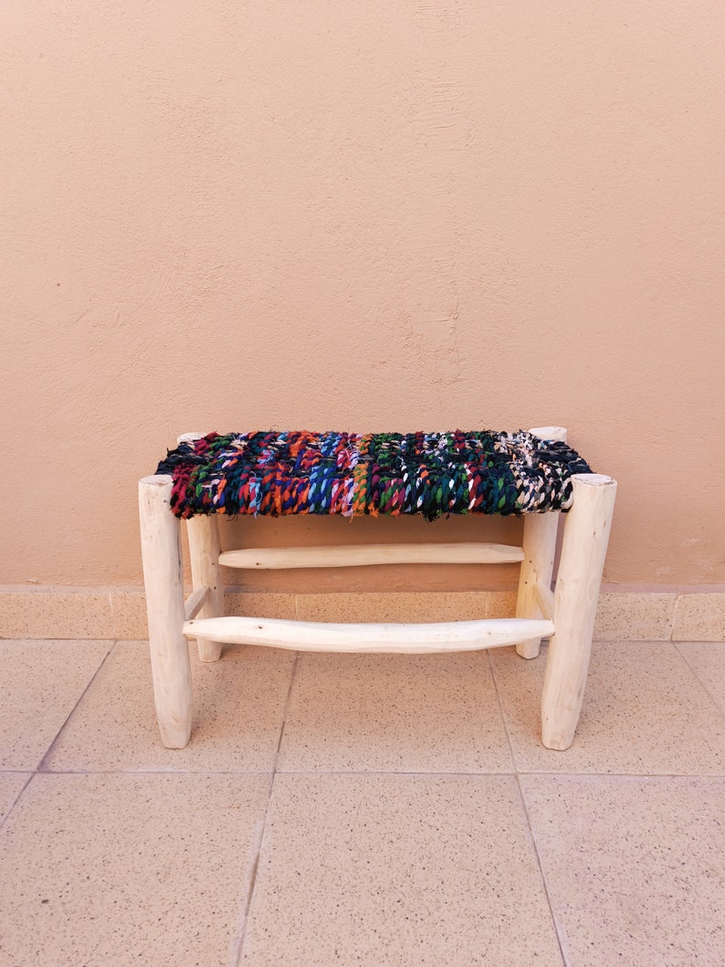 Banc marocain fait main en bois : assise tressée, déco AZRIVA