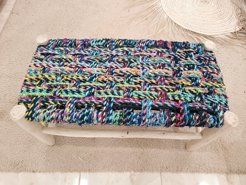Banc en bois marocain fait main : corde multicolore tressée AZRIVA