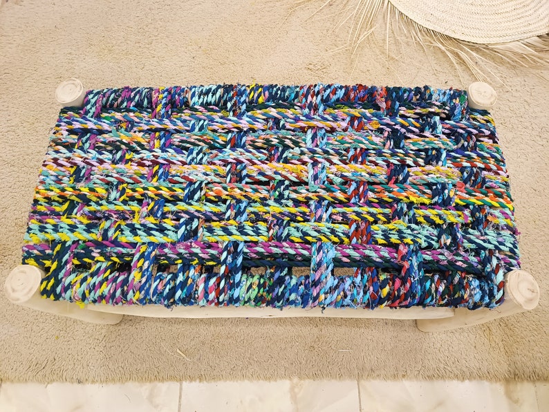 Banc en bois marocain fait main : corde multicolore tressée AZRIVA