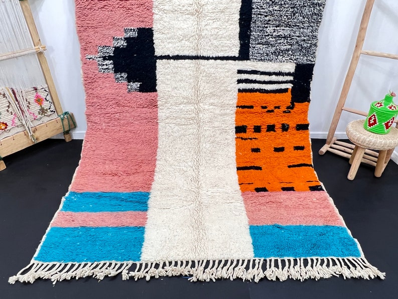 Tapis Marocain Traditionnel Fait Main 250 × 150 cm – Tissage Artisanal Authentique IZRI