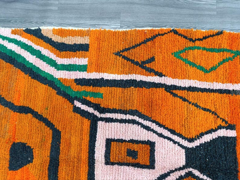 Tapis Berbère Fait Main 250 × 150 cm – Décoration Authentique du Maroc IZRI