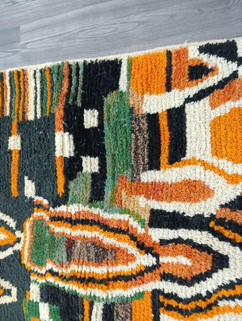 Tapis Berbère Fait Main 250 × 150 cm – Décoration Authentique du Maroc IZRI