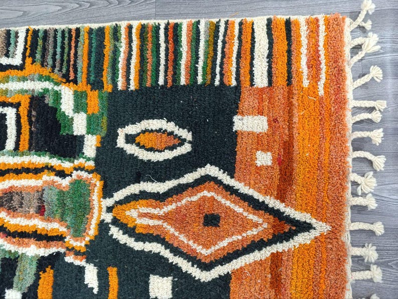 Tapis Berbère Fait Main 250 × 150 cm – Décoration Authentique du Maroc IZRI