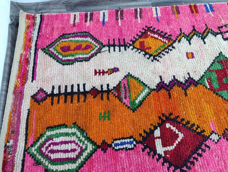 Tapis Berbère Fait Main 250 × 150 cm – Décoration Authentique du Maroc IZRI