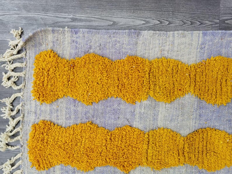 Tapis Berbère Fait Main 250 × 150 cm – Décoration Authentique du Maroc IZRI