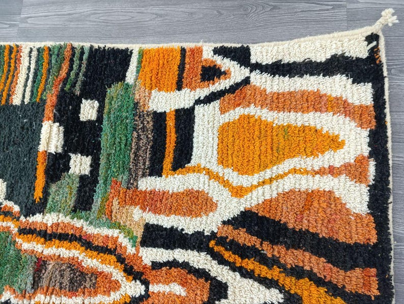Tapis Berbère Fait Main 250 × 150 cm – Décoration Authentique du Maroc IZRI