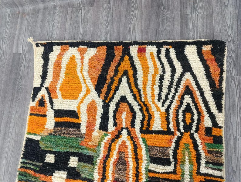 Tapis Berbère Fait Main 250 × 150 cm – Décoration Authentique du Maroc IZRI