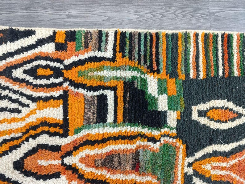 Tapis Berbère Fait Main 250 × 150 cm – Décoration Authentique du Maroc IZRI