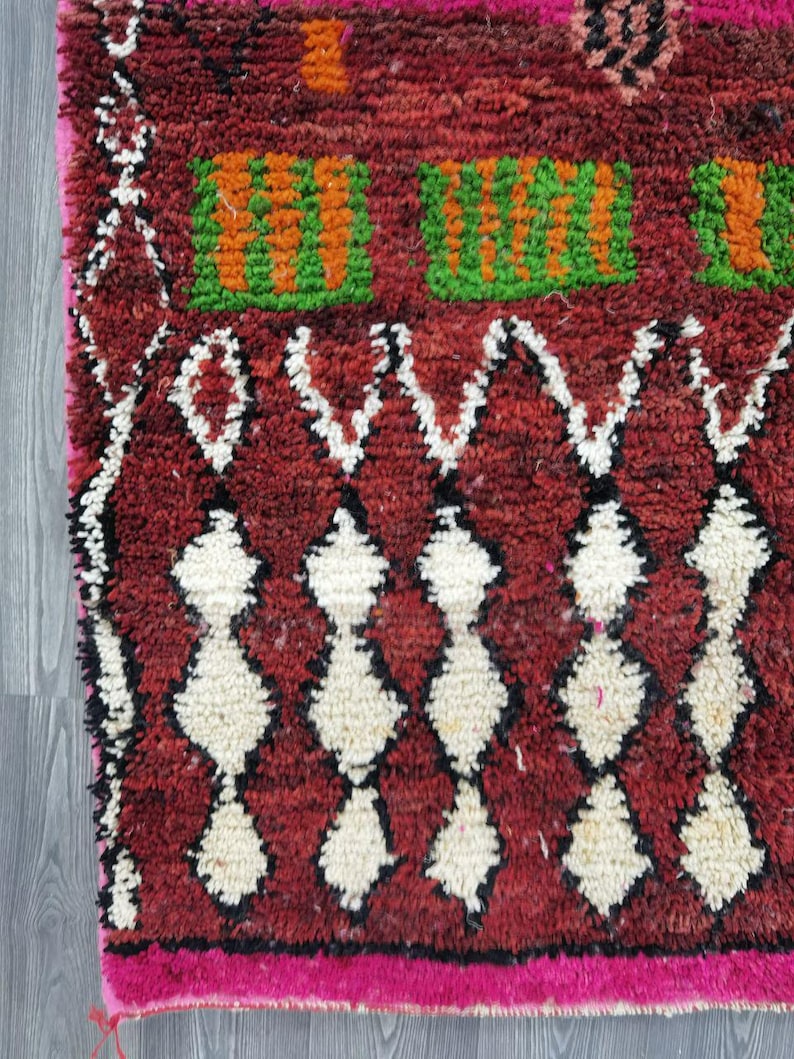 Grand Tapis Berbère Marocain Fait Main 250 × 150 cm – Artisanat Traditionnel IZRI