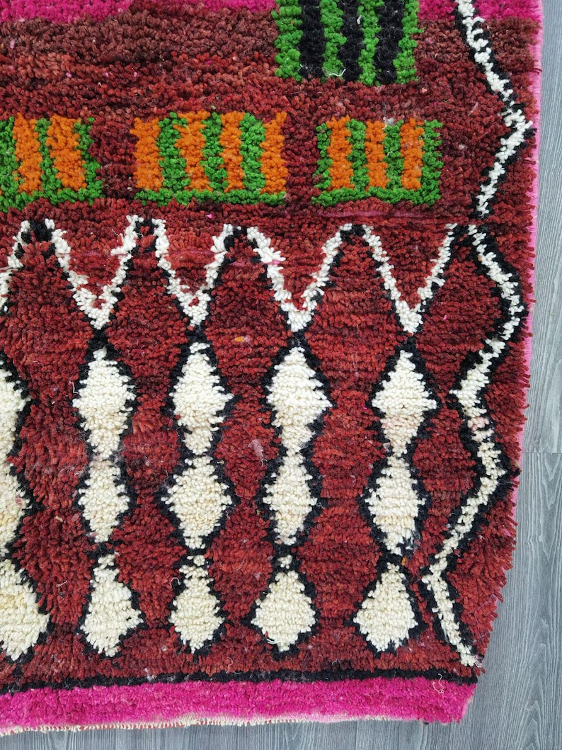 Grand Tapis Berbère Marocain Fait Main 250 × 150 cm – Artisanat Traditionnel IZRI