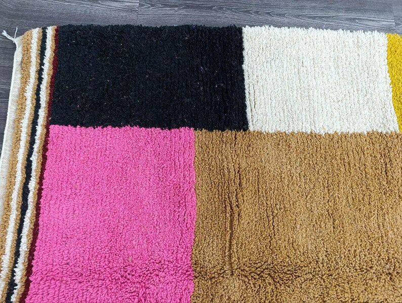 Grand Tapis Berbère Marocain Fait Main 250 × 150 cm – Artisanat Traditionnel IZRI