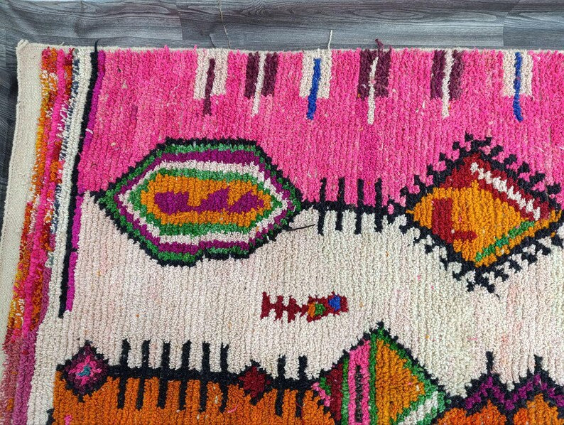 Tapis Berbère Fait Main 250 × 150 cm – Décoration Authentique du Maroc IZRI