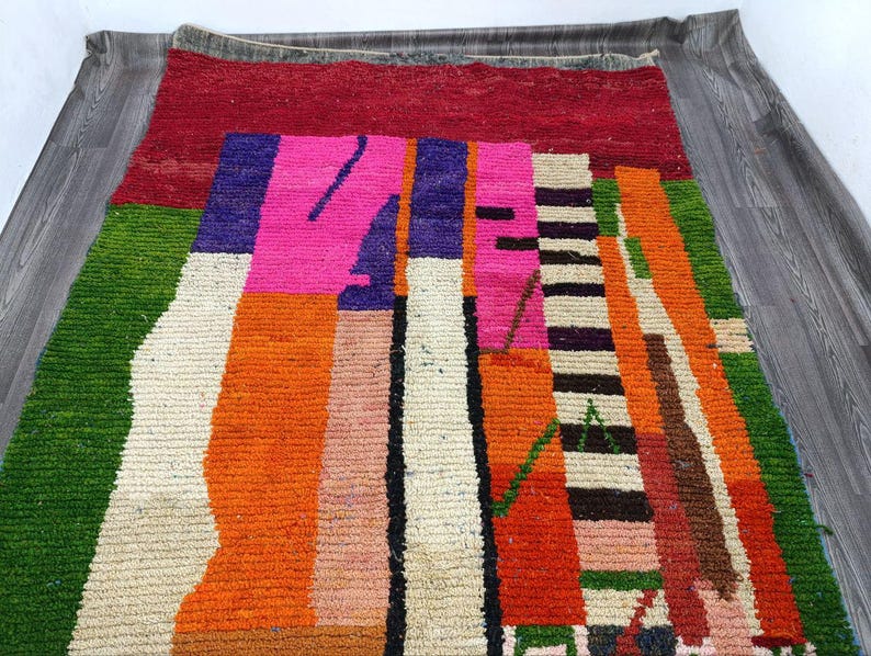 Tapis Marocain Traditionnel Fait Main 250 × 150 cm – Tissage Artisanal Authentique IZRI