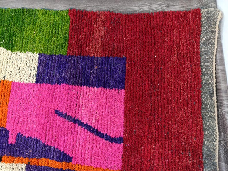 Tapis Marocain Traditionnel Fait Main 250 × 150 cm – Tissage Artisanal Authentique IZRI