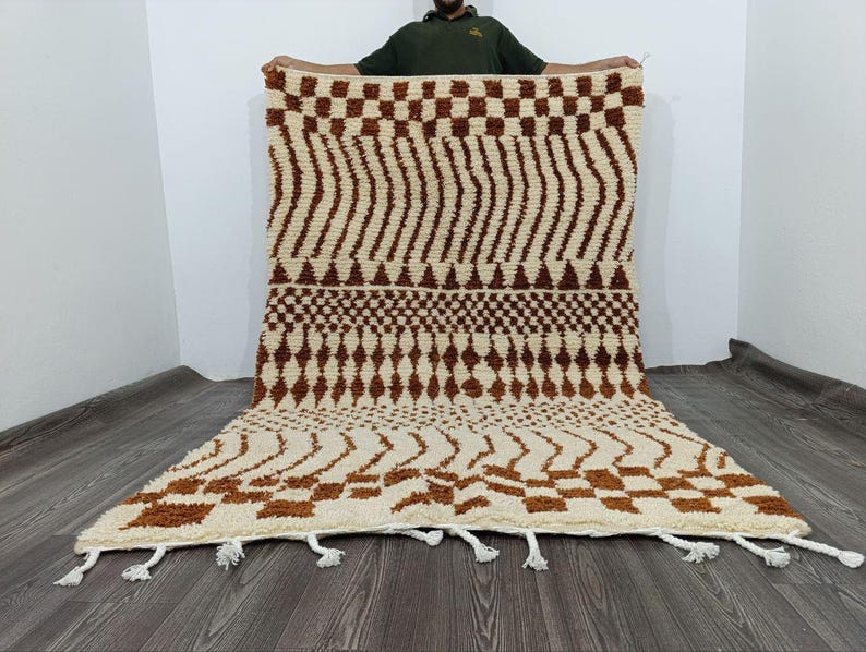 Grand Tapis Berbère Marocain Fait Main 250 × 150 cm – Artisanat Traditionnel IZRI