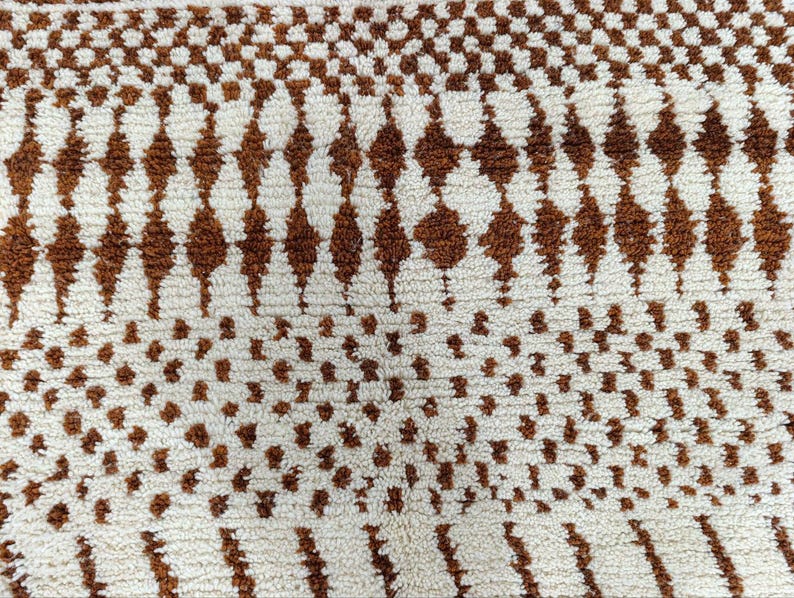 Grand Tapis Berbère Marocain Fait Main 250 × 150 cm – Artisanat Traditionnel IZRI