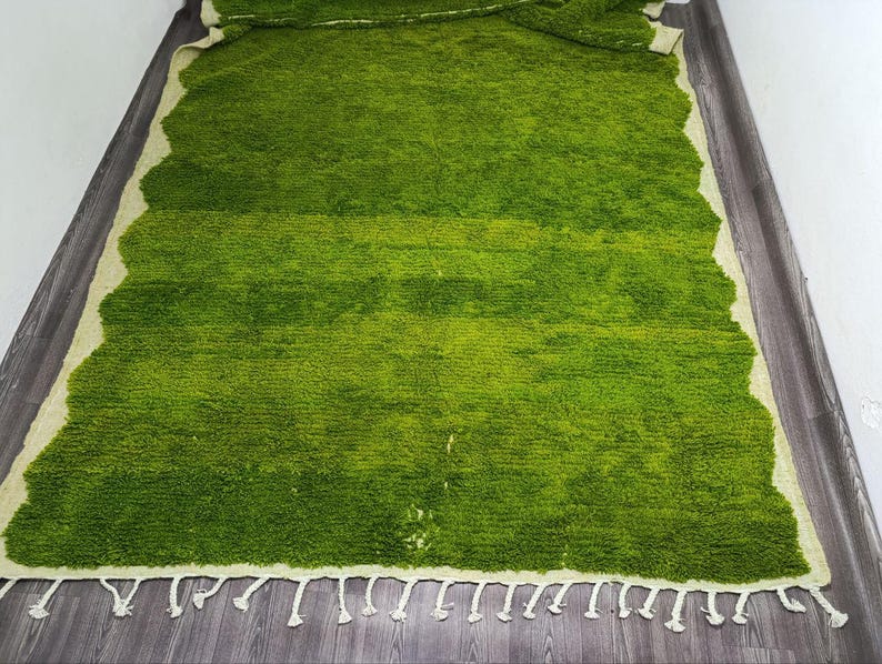 Tapis Marocain Traditionnel Fait Main 250 × 150 cm – Tissage Artisanal Authentique IZRI