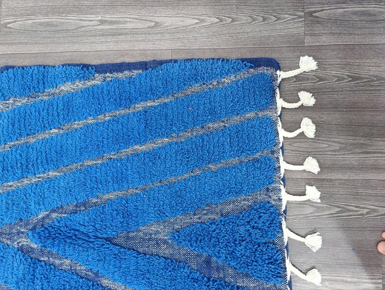 Tapis Berbère Fait Main 250 × 150 cm – Décoration Authentique du Maroc IZRI