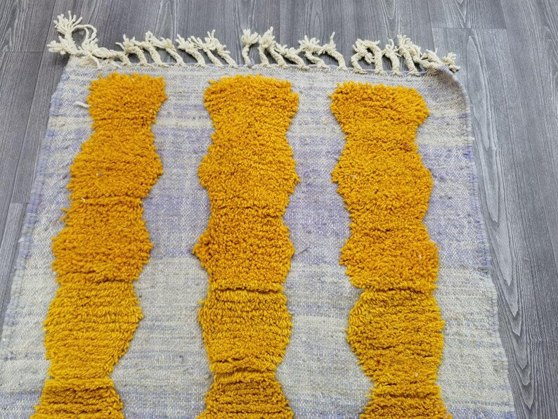 Tapis Berbère Fait Main 250 × 150 cm – Décoration Authentique du Maroc IZRI