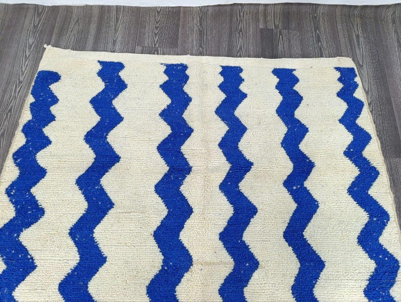 Tapis Berbère Fait Main 250 × 150 cm – Décoration Authentique du Maroc IZRI
