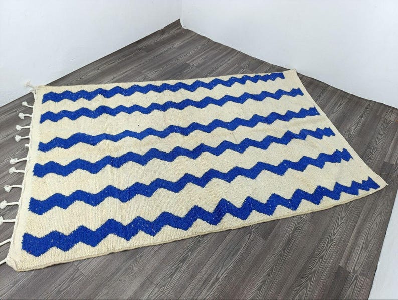Tapis Berbère Fait Main 250 × 150 cm – Décoration Authentique du Maroc IZRI