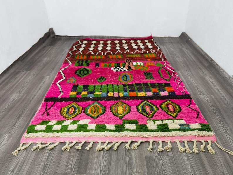 Grand Tapis Berbère Marocain Fait Main 250 × 150 cm – Artisanat Traditionnel IZRI