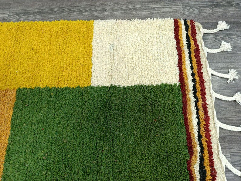 Grand Tapis Berbère Marocain Fait Main 250 × 150 cm – Artisanat Traditionnel IZRI