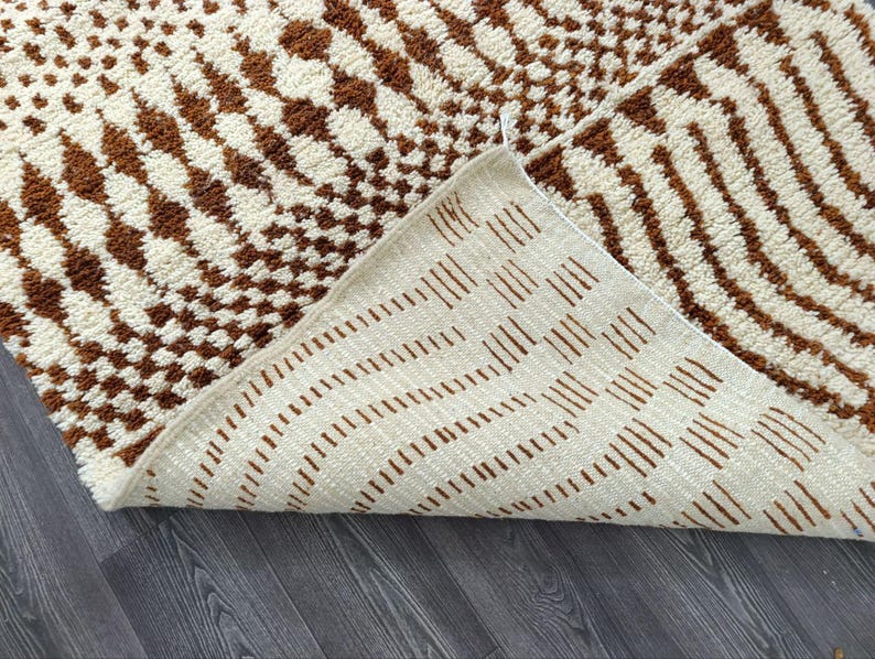 Grand Tapis Berbère Marocain Fait Main 250 × 150 cm – Artisanat Traditionnel IZRI