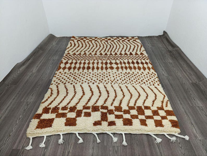 Grand Tapis Berbère Marocain Fait Main 250 × 150 cm – Artisanat Traditionnel IZRI