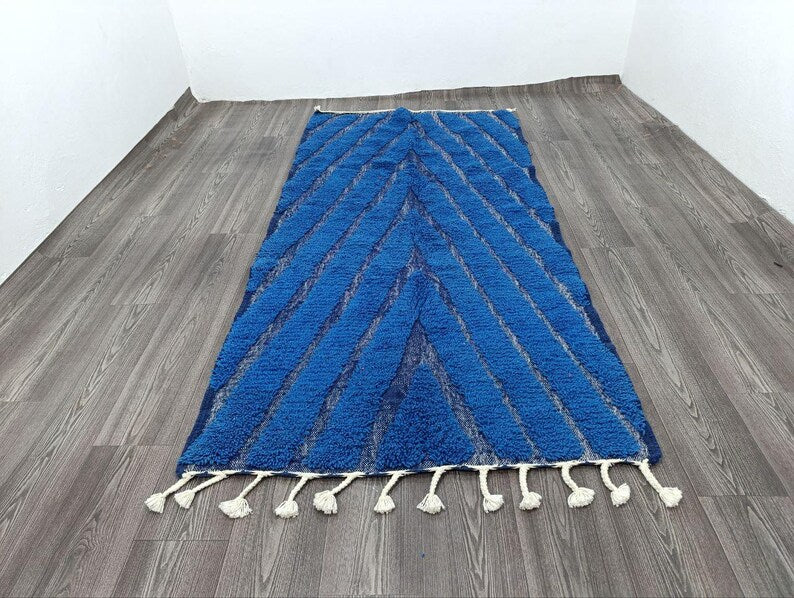 Tapis Berbère Fait Main 250 × 150 cm – Décoration Authentique du Maroc IZRI