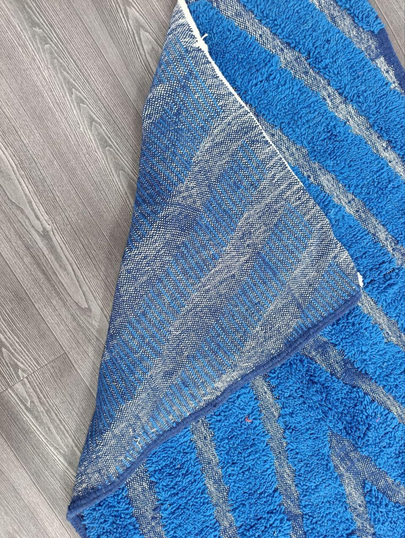 Tapis Berbère Fait Main 250 × 150 cm – Décoration Authentique du Maroc IZRI