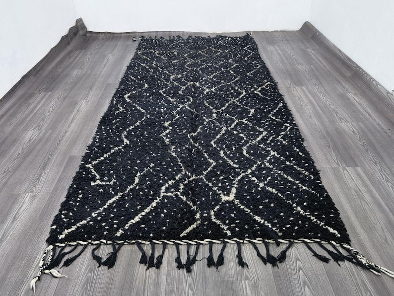 Tapis Traditionnel Marocain 250 × 150 cm – Pièce Unique Fait Main IZRI