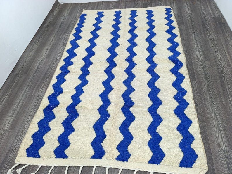 Tapis Berbère Fait Main 250 × 150 cm – Décoration Authentique du Maroc IZRI