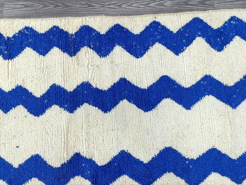 Tapis Berbère Fait Main 250 × 150 cm – Décoration Authentique du Maroc IZRI