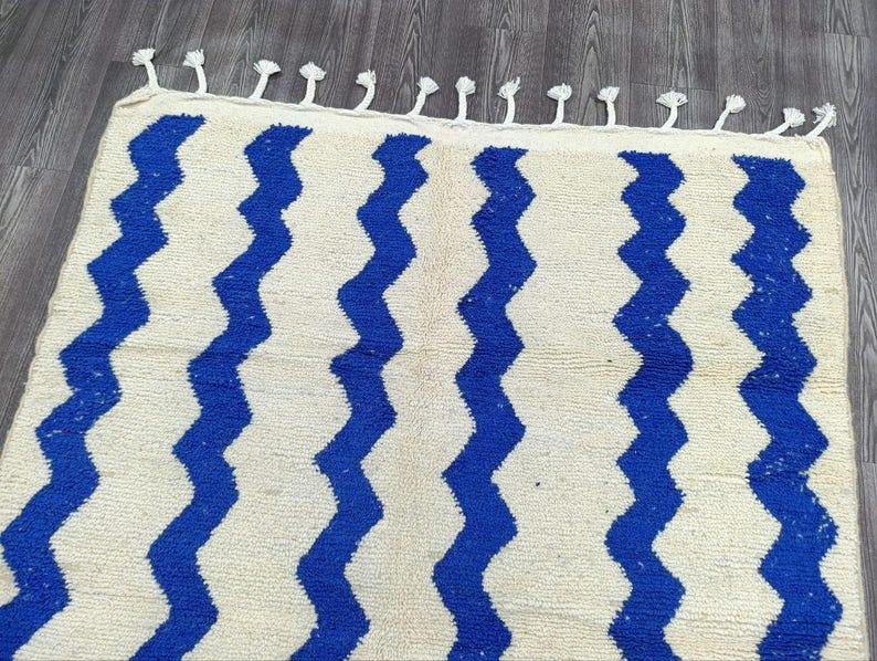Tapis Berbère Fait Main 250 × 150 cm – Décoration Authentique du Maroc IZRI