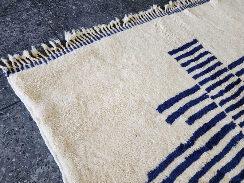 Tapis Marocain Artisanal300 × 200 cm – Laine Tissée à la Main – Style Traditionnel IZRI