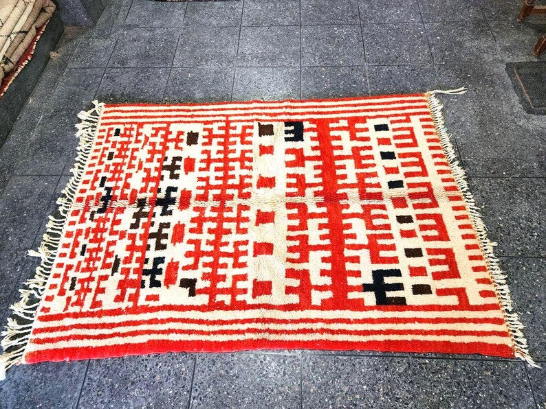 Tapis Marocain Traditionnel Fait Main 250 × 150 cm – Tissage Artisanal Authentique IZRI