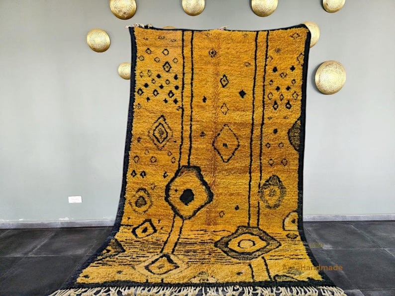 Tapis Marocain Traditionnel Fait Main 250 × 150 cm – Tissage Artisanal Authentique IZRI