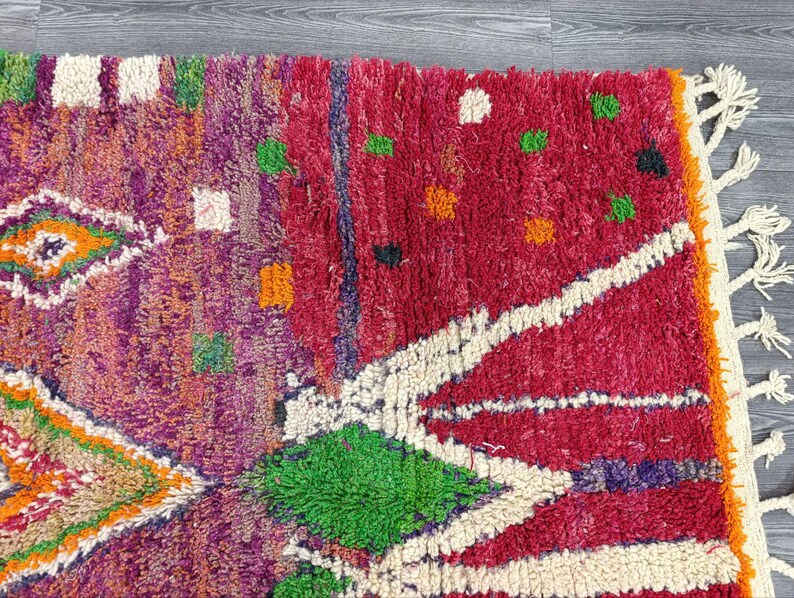Tapis Marocain Traditionnel Fait Main 250 × 150 cm – Tissage Artisanal Authentique IZRI