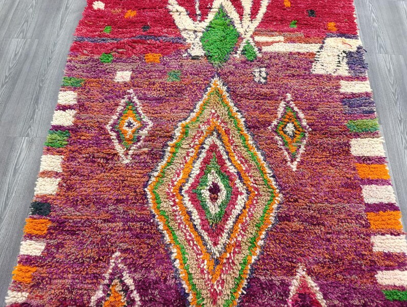 Tapis Marocain Traditionnel Fait Main 250 × 150 cm – Tissage Artisanal Authentique IZRI