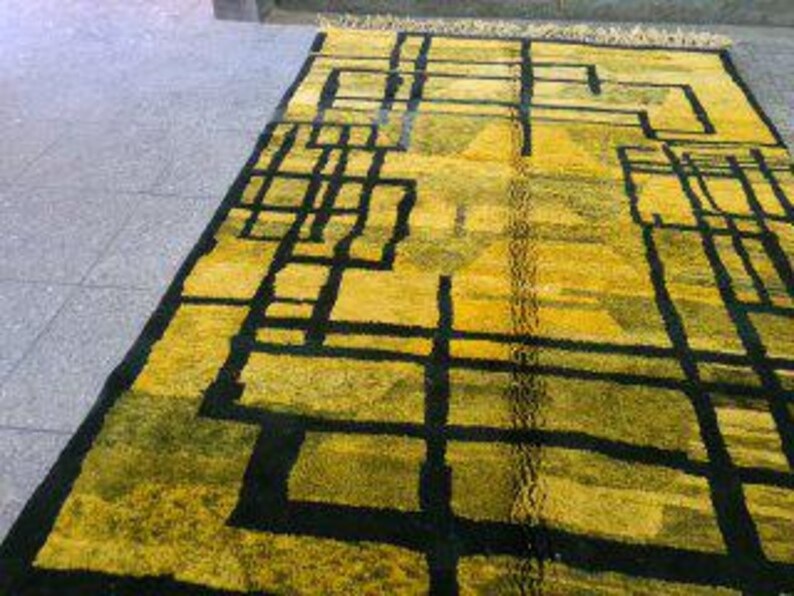 Grand Tapis Berbère Marocain Fait Main 300 × 200 cm – Artisanat Traditionnel IZRI