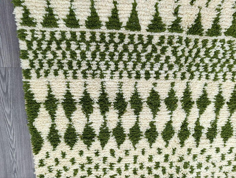 Grand Tapis Berbère Marocain Fait Main 250 × 150 cm – Artisanat Traditionnel IZRI