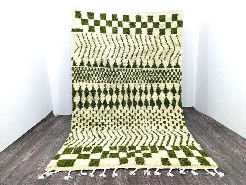 Grand Tapis Berbère Marocain Fait Main 250 × 150 cm – Artisanat Traditionnel IZRI