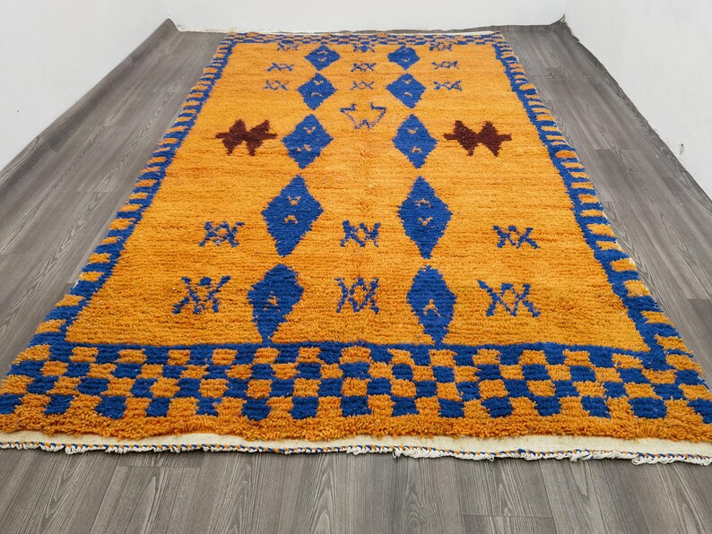 Tapis Marocain Artisanal 250 × 150 cm – Laine Tissée à la Main – Style Traditionnel IZRI
