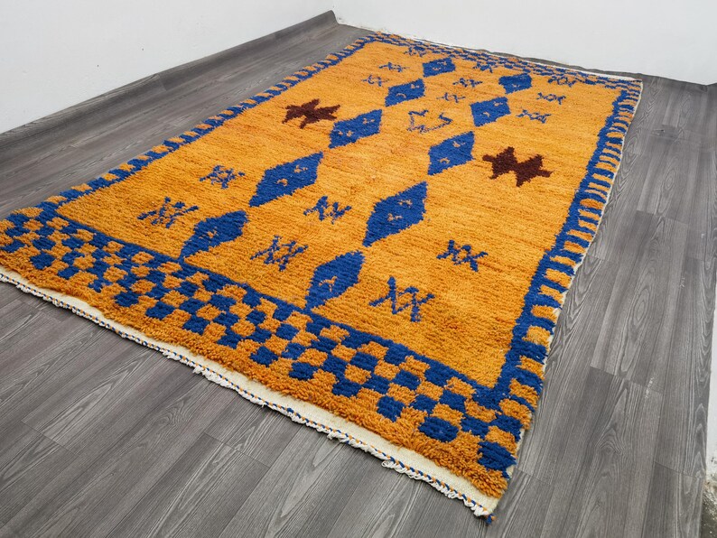 Tapis Marocain Artisanal 250 × 150 cm – Laine Tissée à la Main – Style Traditionnel IZRI