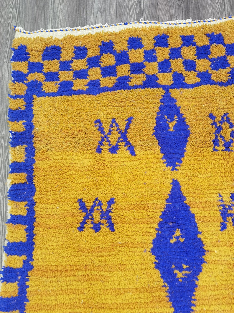 Tapis Marocain Artisanal 250 × 150 cm – Laine Tissée à la Main – Style Traditionnel IZRI