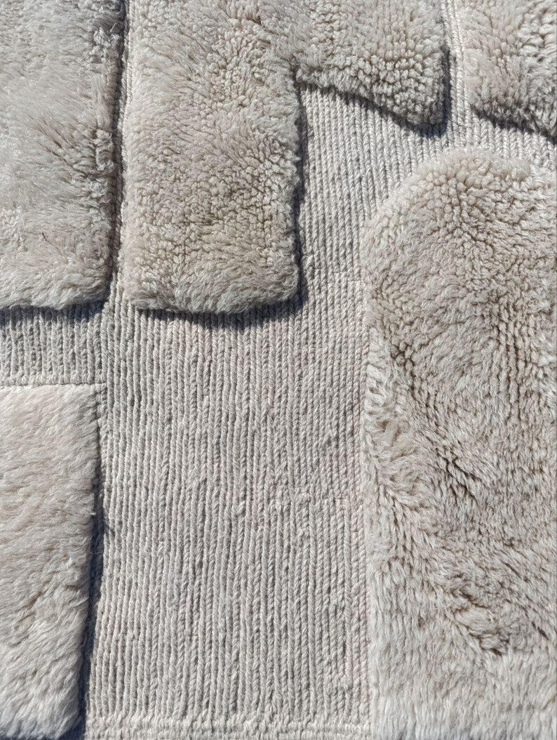 Tapis Marocain Artisanal 250 × 150 cm – Laine Tissée à la Main – Style Traditionnel IZRI